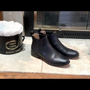 Madewell chelsea boots Size 8